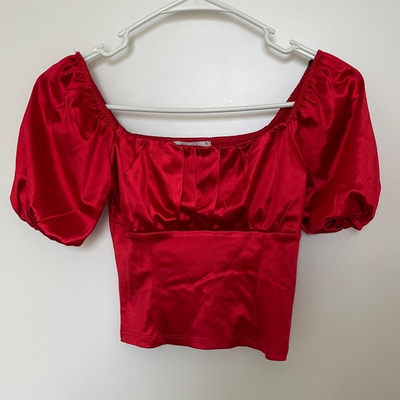 silky off the shoulder top - Picture 1 of 3